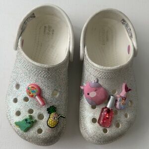 CROCS girl’s Cream Sandals.  Size 11T.
